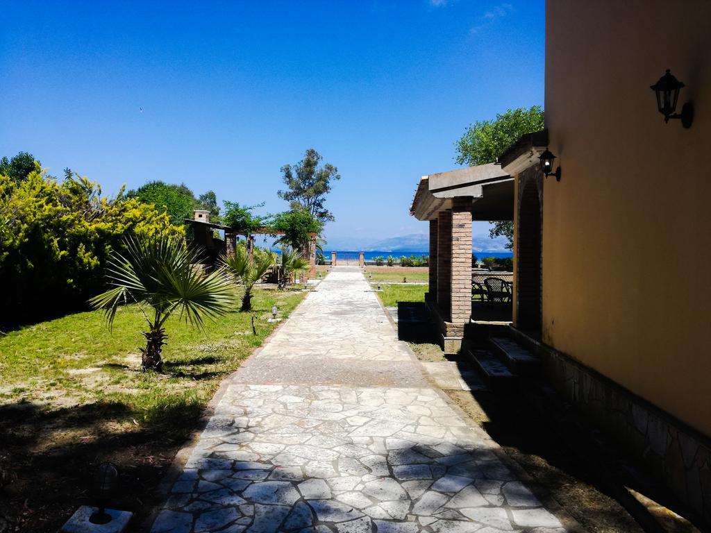 Antonia Beachfront Villa Lefkimmi  Zewnętrze zdjęcie