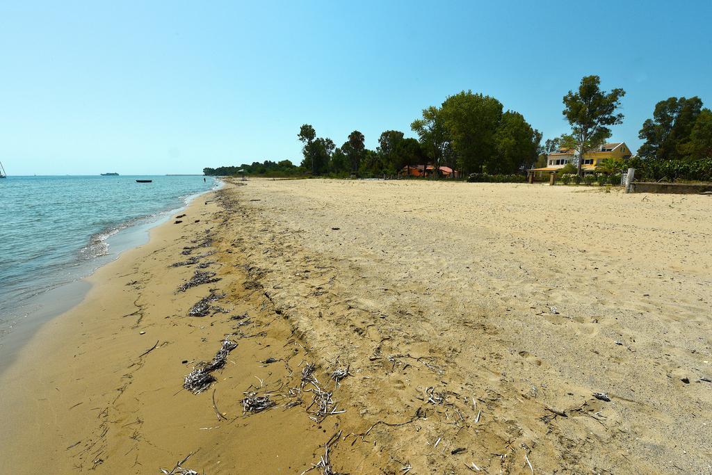 Antonia Beachfront Villa Lefkimmi  Zewnętrze zdjęcie